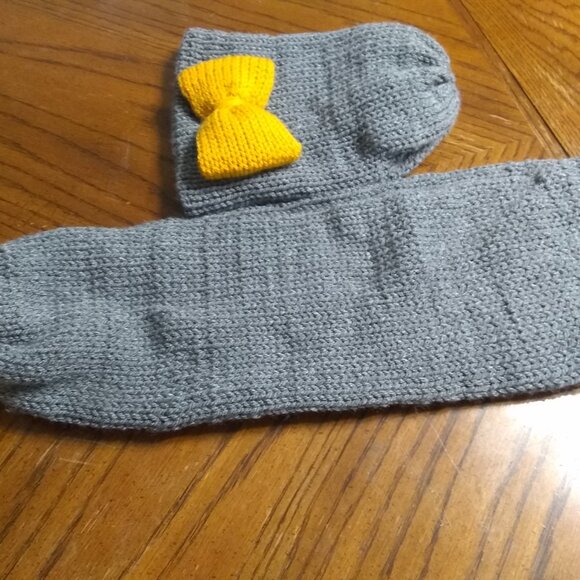 Crocheted Hat and  Loop Scarf Bundle with Yellow Bow - Picture 4 of 4